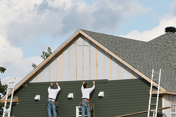 Professional Siding Replacement technician working in Glenville, CT
